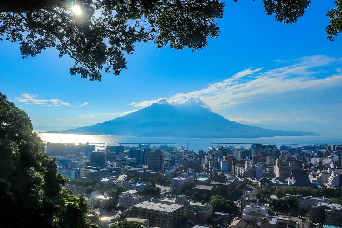 Hiking Sakurajima trails during winter months