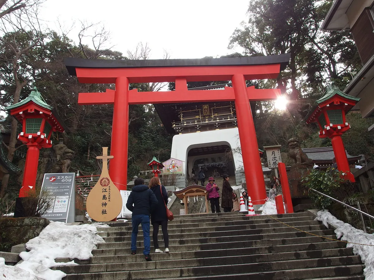 Enoshima Island Winter Shrine Visit Guide 2026