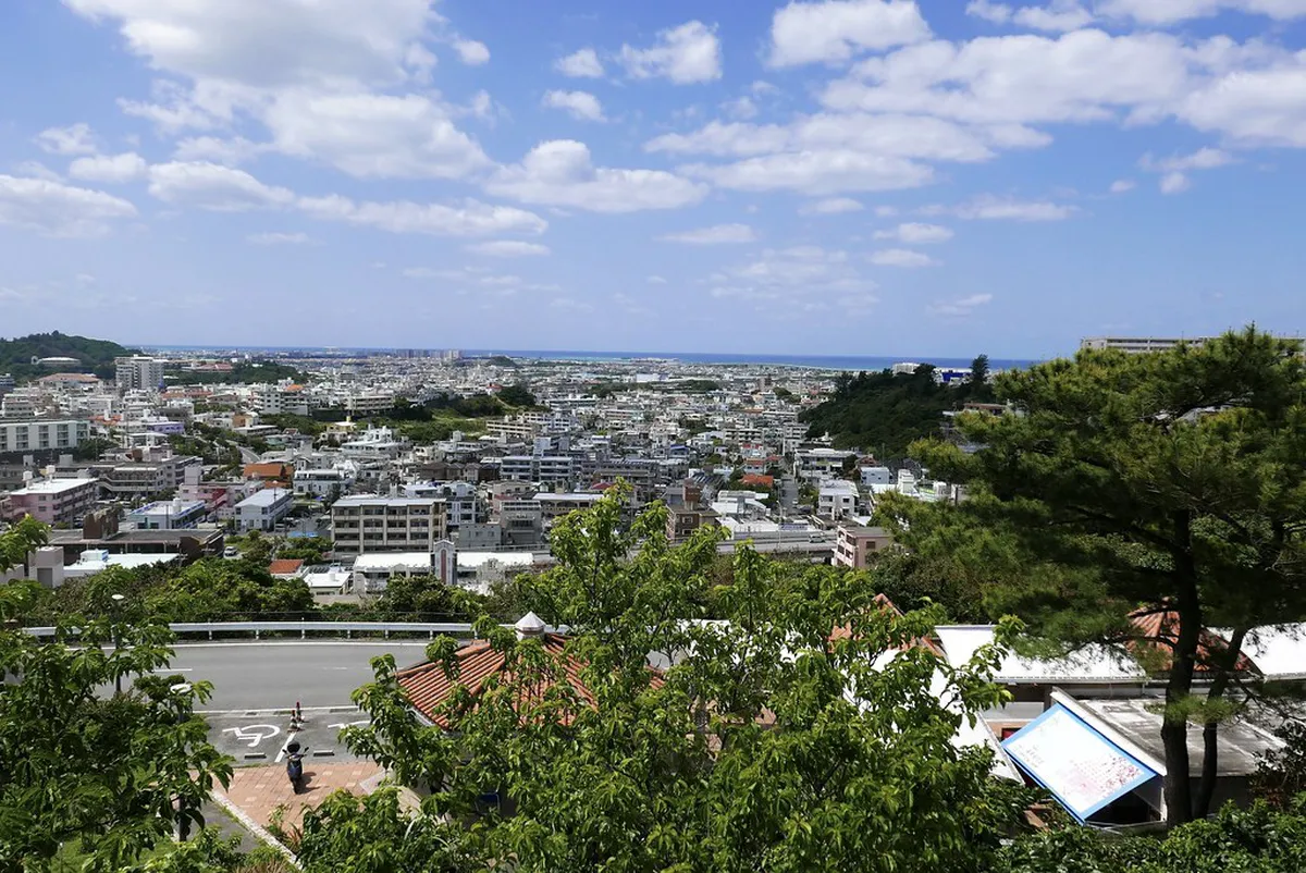 Itoman Peaceful Illumination Guide from Naha City