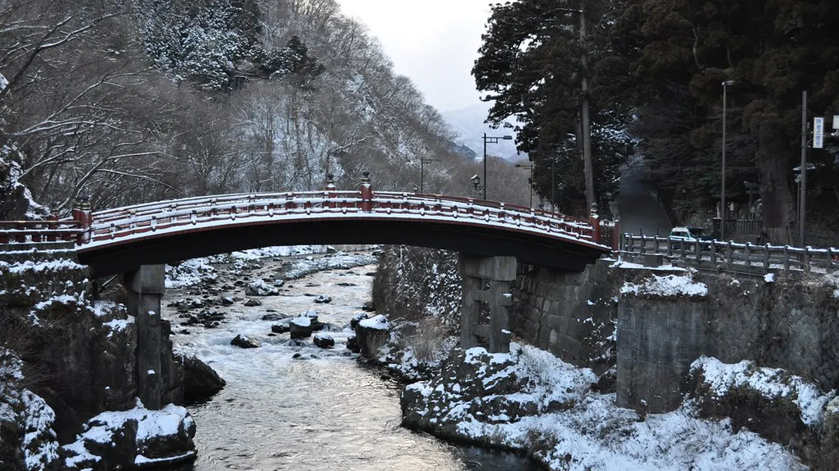 Shinkyo Bridge Winter Photography Tips and Spots