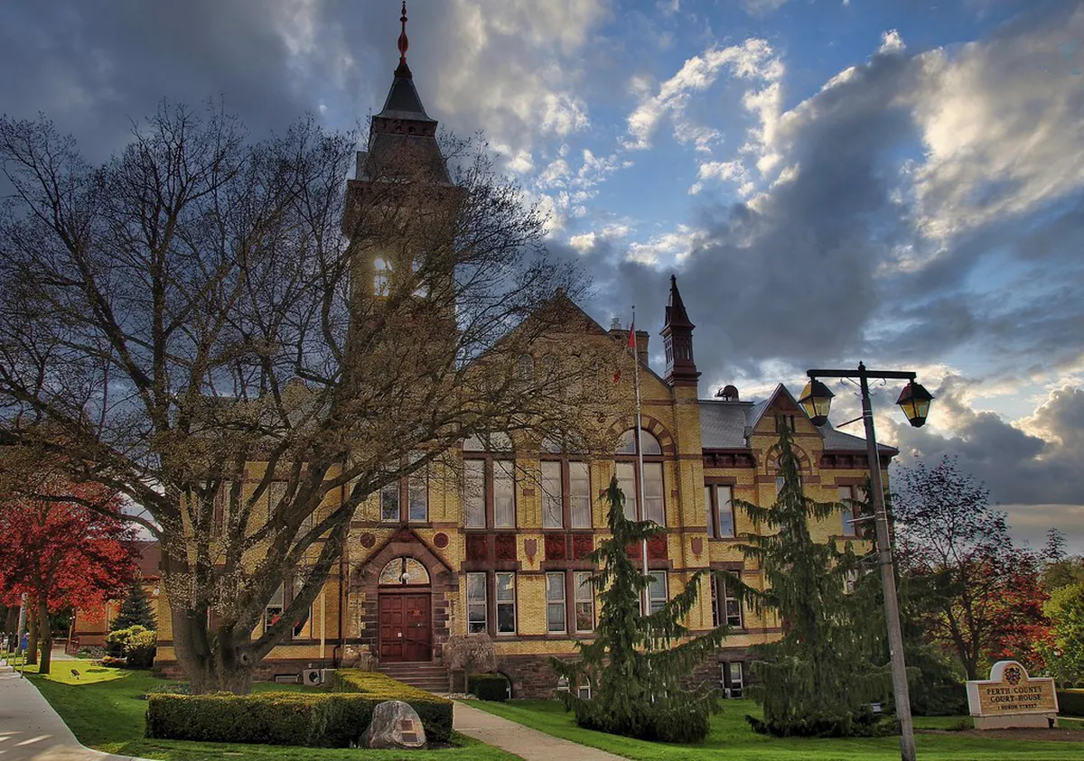 Where to Start the Midosuji Light Walk in 2026