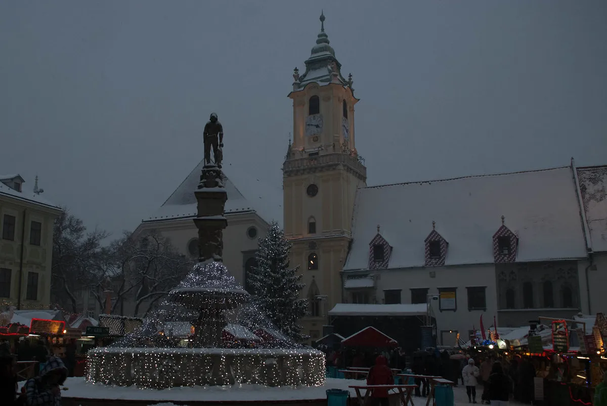 Evening Light Shows at Geneva Christmas Markets