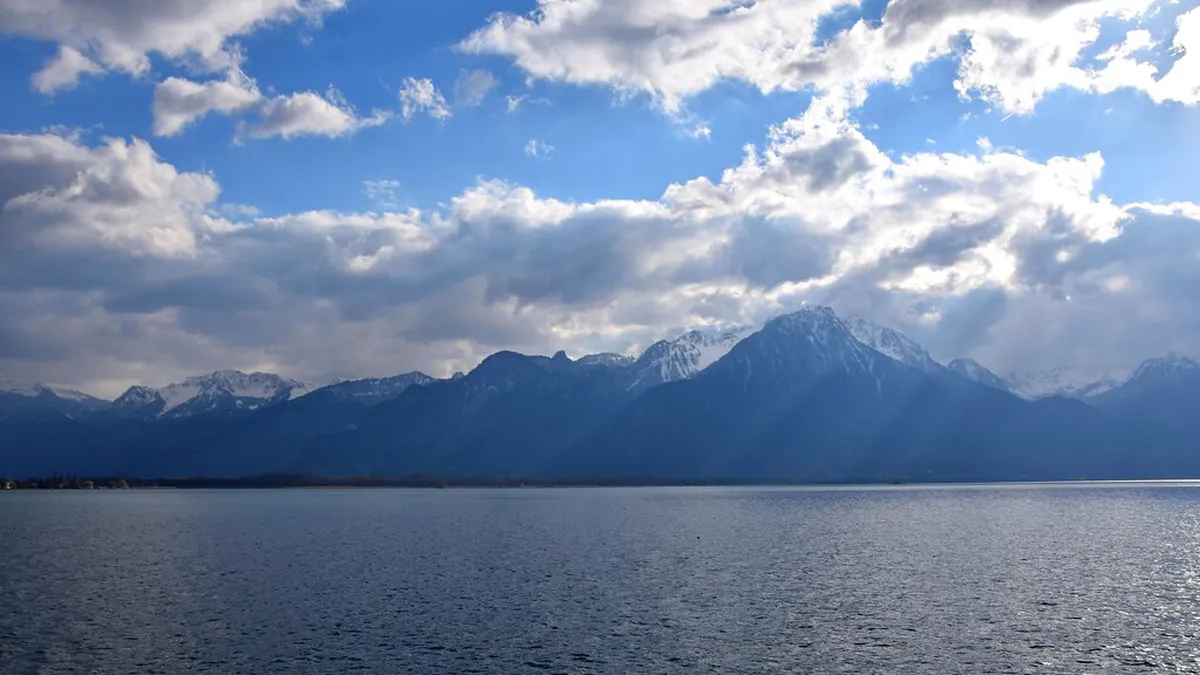 Geneva Winter Travel Tips 2026: Expert City Guide